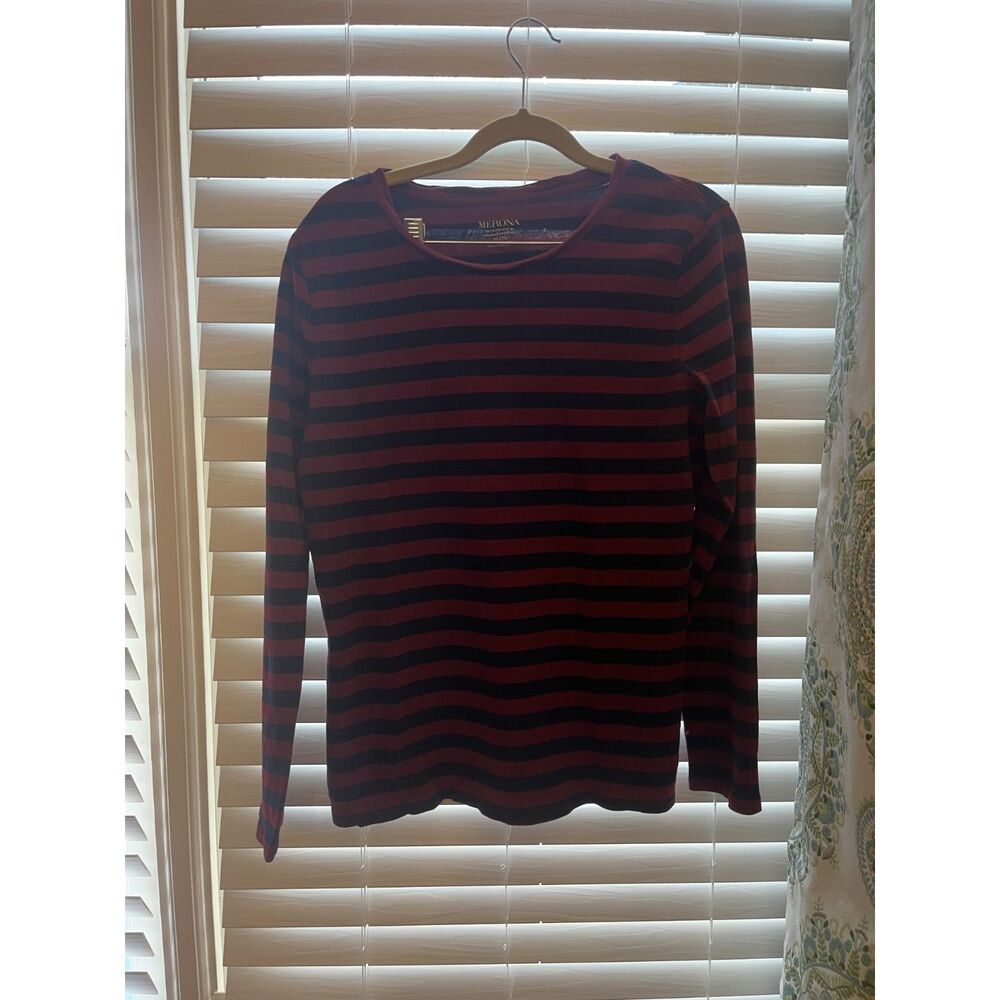 Merona Womens T- Shirt Red and Navy Stripes